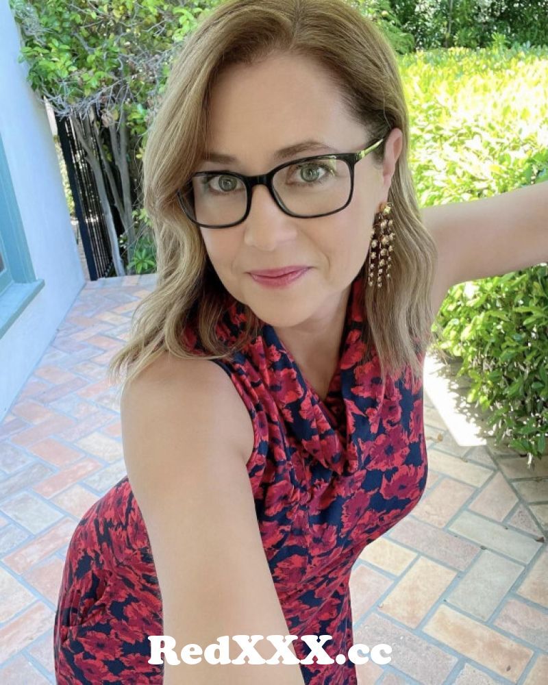 Auntie Jenna Fischer is perfect for the part of the horny housewife next door