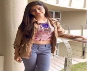 Mawra Hocane Sexy Navel .How Proudly She Showing Her Slim Perfect Navel .What A F*ck Meat She Is from pakistani actress mawra hocane pil